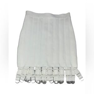 White elastic buckle skirt
